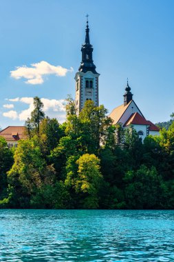 Slovenya 'da Bled Gölü üzerindeki Meryem' in Anonsları Kilisesi