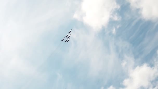 Military team modern fighters in flight in the sky — Stock Video