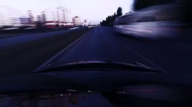 Araba şehir zaman atlamalı sabah alacakaranlık hızlı hareket eder