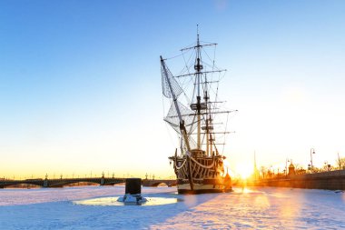 Rusya, St. Petersburg, 4 Mart 2018: Fırkateyn 
