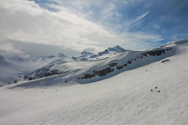 Karlı zirveleri Elbrus, Rusya. — Stok fotoğraf