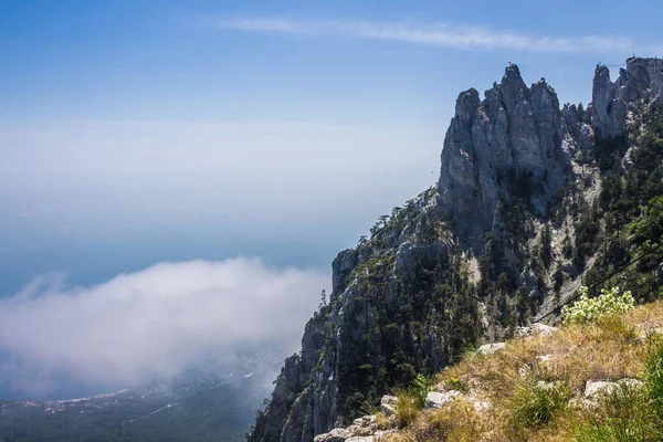 Widok z górę Ai-Petri, Crimea. Pięknej przyrody Krymu — Zdjęcie stockowe