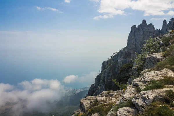 Widok z górę Ai-Petri, Crimea. Pięknej przyrody Krymu — Zdjęcie stockowe