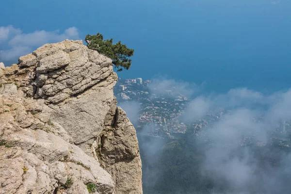 Widok z górę Ai-Petri, Crimea. Pięknej przyrody Krymu — Zdjęcie stockowe