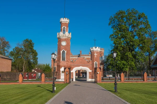 Ramon, Russia, 07, May, 2016: Oldenburg Palace, Voronezh Region — Stock Photo, Image