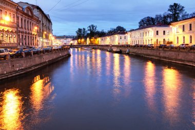 Rusya, St. Petersburg, 26 Ekim 2017: Yusupov nehir çıkabilir. akşam alacakaranlık görünümü