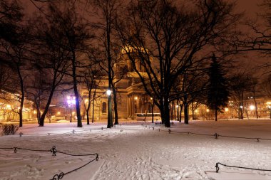 Saint-Petersburg, Rusya, 23, Aralık, 2017: Isakievsky Katedrali, kış akşam