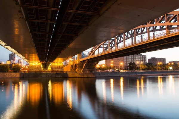 Moskau, russland, 18 juni 2016: luschnezk brücke — Stockfoto