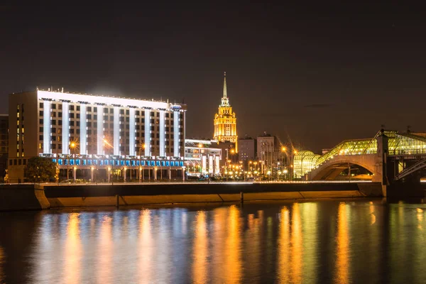 Russie, Moscou, 26, juin 2016 : Vue de la gare de Kiev, rues nocturnes de Moscou — Photo