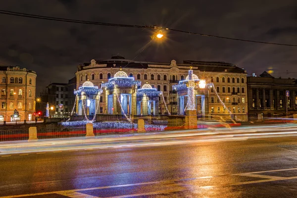 Россия, Санкт-Петербург, 30 декабря 2017 г.: Вид на Ломоносовский мост — стоковое фото