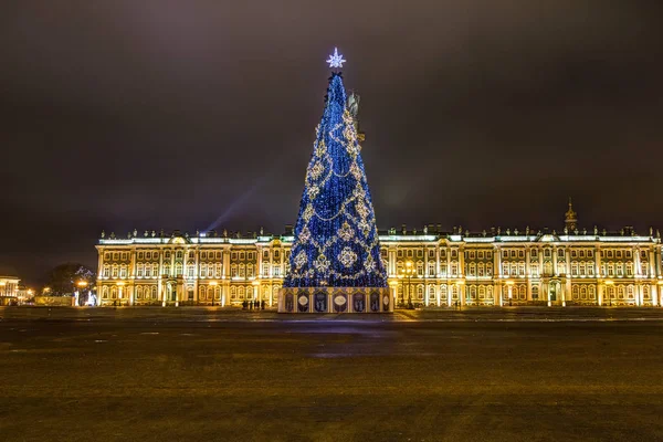 Rússia, São Petersburgo, 03 de janeiro de 2018: Vista do Ano Novo Hermitage — Fotografia de Stock