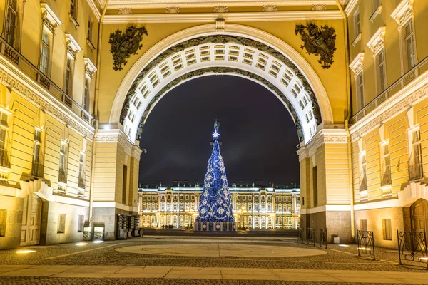 Rússia, São Petersburgo, 03 de janeiro de 2018: Vista do Ano Novo Hermitage — Fotografia de Stock