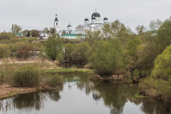 Arzamas 'taki Diriliş Katedrali' nin güzel manzarası, Nizhny Novgorod bölgesi, Rusya