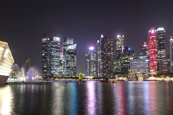 Singapura, 29 de setembro: Vista noturna no distrito de negócios em Singapura — Fotografia de Stock