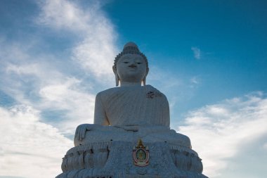 Mount Nakaked Chalong alanı'nda büyük Buda heykeli. Tay Budist