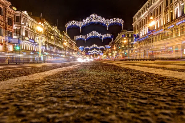 Rússia, São Petersburgo, 03, janeiro de 2018: Nevsky Prospekt, decoração de Ano Novo — Fotografia de Stock