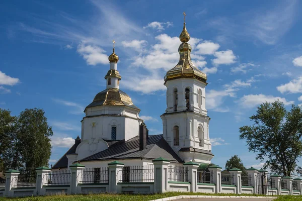 Rusia, Bezhetsk, 25 de julio de 2015: Iglesia de la Transfiguración del Salvador — Foto de Stock