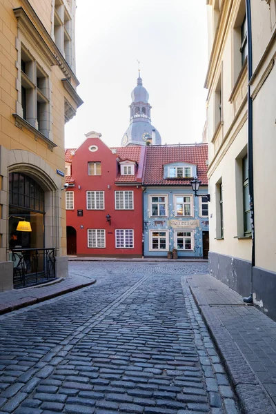 Riga, Lettland, 20 april, 2019-gamla Rigas centrum, Riga Streets — Stockfoto