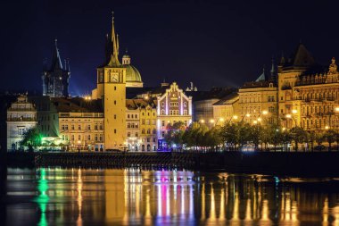 Prag, Çek Cumhuriyeti, 22 Nisan 2019 - Akşam Prag manzarası. Prag'da Alacakaranlık.
