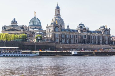 Dresden, Almanya, 24 Nisan 2019 - Dresden nehrinden görünüm
