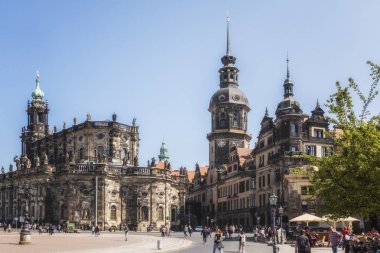 Dresden, Almanya, 24 Nisan 2019 -Dresden sokaklarında yürümek