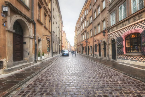 Warsaw, Poland, April 21, 2019 - Streets in Warsaw, walk through the old town. — Stock Photo, Image