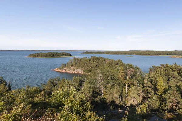 Islas Aland, Finlandia Vista del terraplén. Costa del Mar Báltico . — Foto de Stock