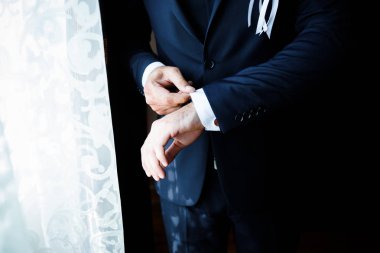 Mens stil moda. Damat takım elbise