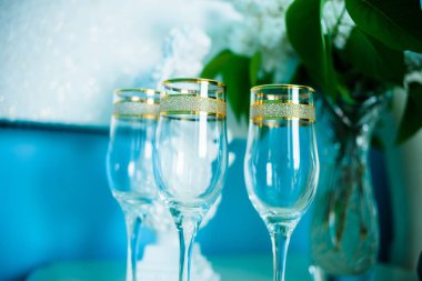 Sabah gelin. Düğün günü.