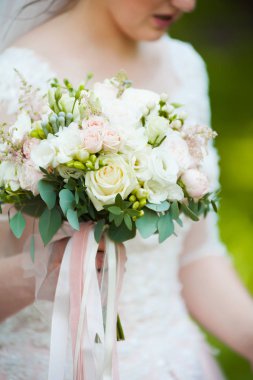 Güzel düğün buketi gelin için