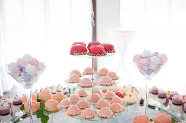  Düğün tatlı Bar ve şeker açık büfe. Tatlılar tablo düğün.