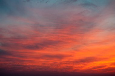 Güzel renkli yaz günbatımı