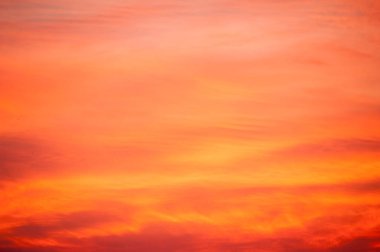 Güzel renkli yaz günbatımı