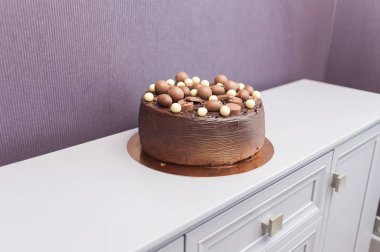 Düğün kutlamaları için çikolatalı kek