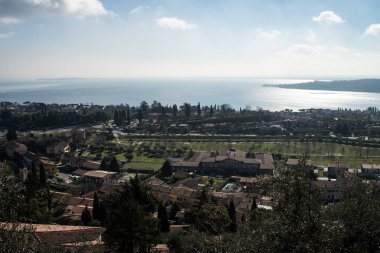 İsrail 'in kuzeyindeki Akdeniz şehrinin hava manzarası.