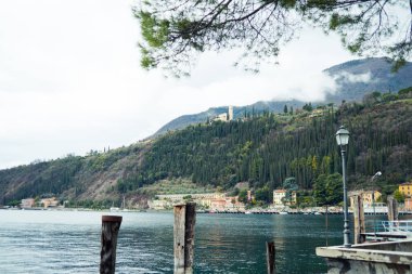 İtalya 'daki göl manzarası