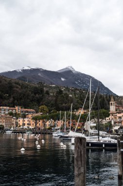 Kotor şehrinin manzarası, mongol.