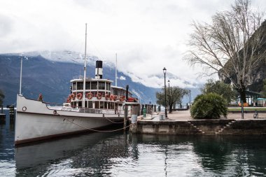 Riva del Garda. İtalyan mimarisi. 