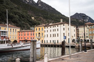 Riva del Garda. İtalyan mimarisi. 