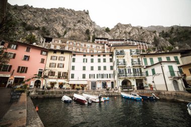 Sabahleyin Vernazza şehri manzarası