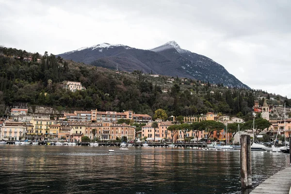 Kotor şehrinin manzarası, mongol.