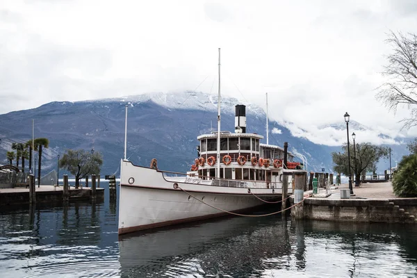 Riva del Garda. İtalyan mimarisi. 