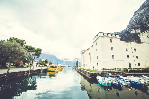 Riva del Garda. İtalyan mimarisi. 