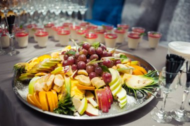 Hizmet tablo. Düğünde dekore edilmiş büfe