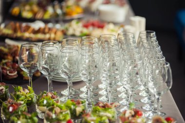 Hizmet tablo. Düğünde dekore edilmiş büfe