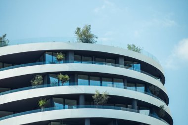 Şehrin modern binası