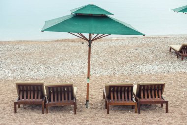 VIP Plaj şemsiye ve şezlonglar