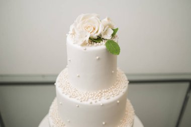 Büyük düğün pastası. Dekorasyon trendleri