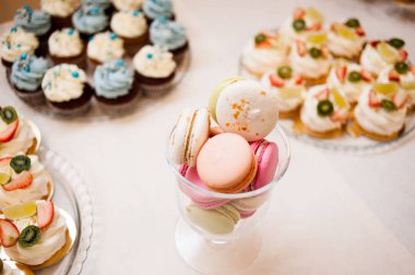 Ziyafet masada açık büfe. Festival gıda. Catering giden