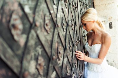 Gelinlik güzel şehvetli gelin sarışın 